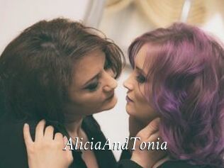 AliciaAndTonia