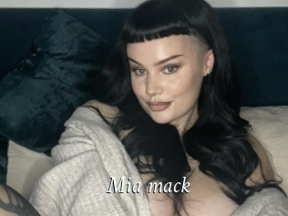 Mia_mack
