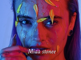 Miaa_stonee