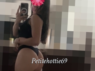 Petitehottie69